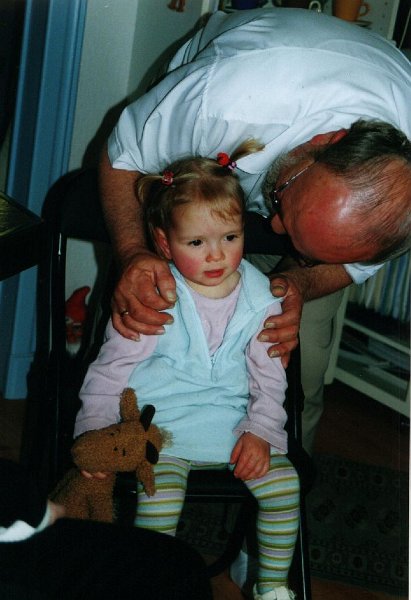 2002 04 13 01 13 daph met papa